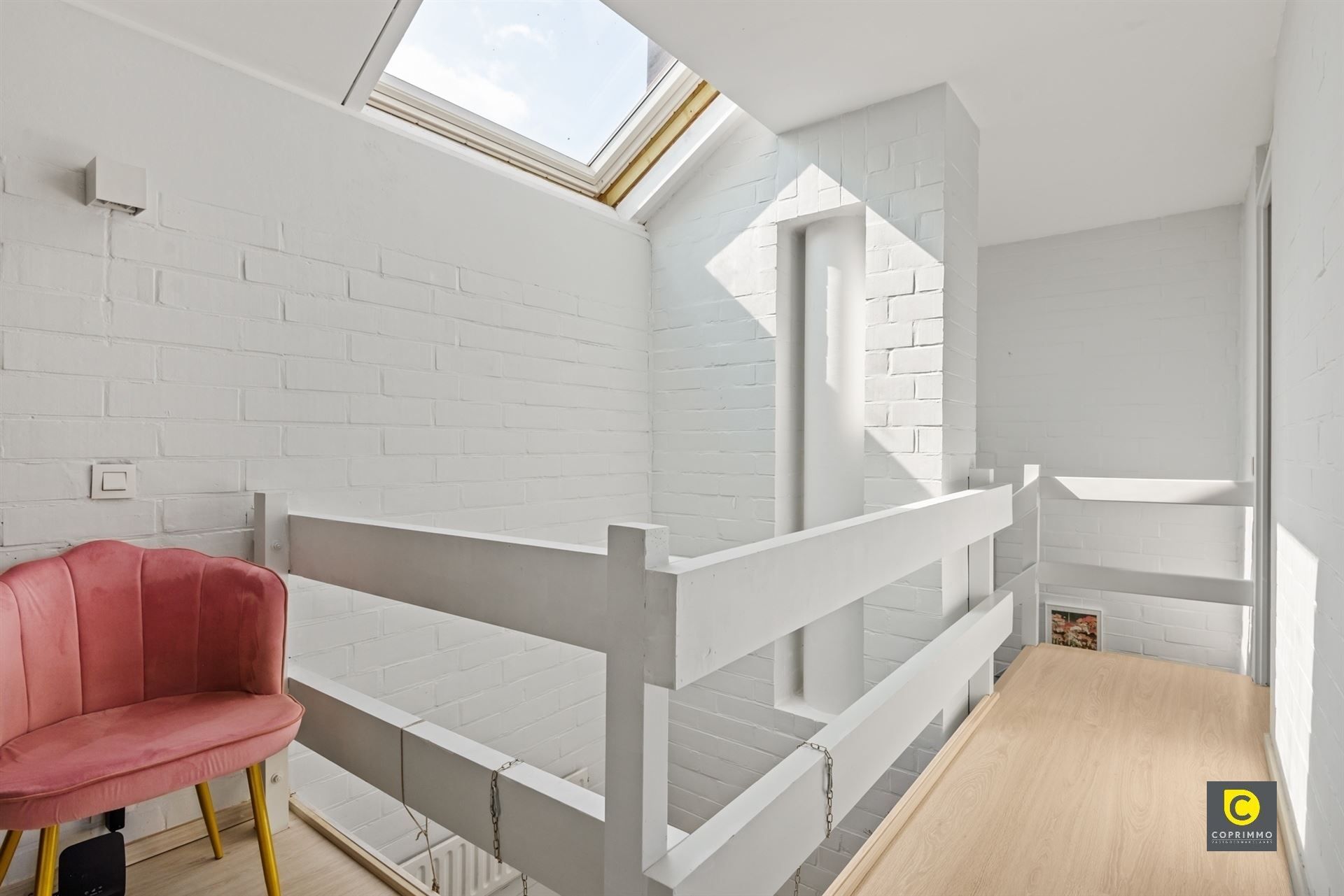 Woning:4slk,2 badk en ZWperceel foto 16