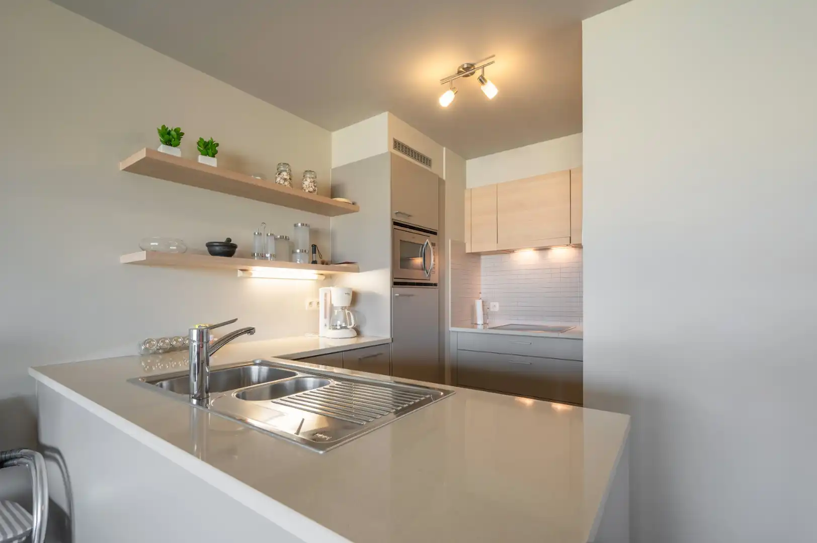 Instapklaar 2-slpk appartement nabij jachthaven Zeebrugge foto 6