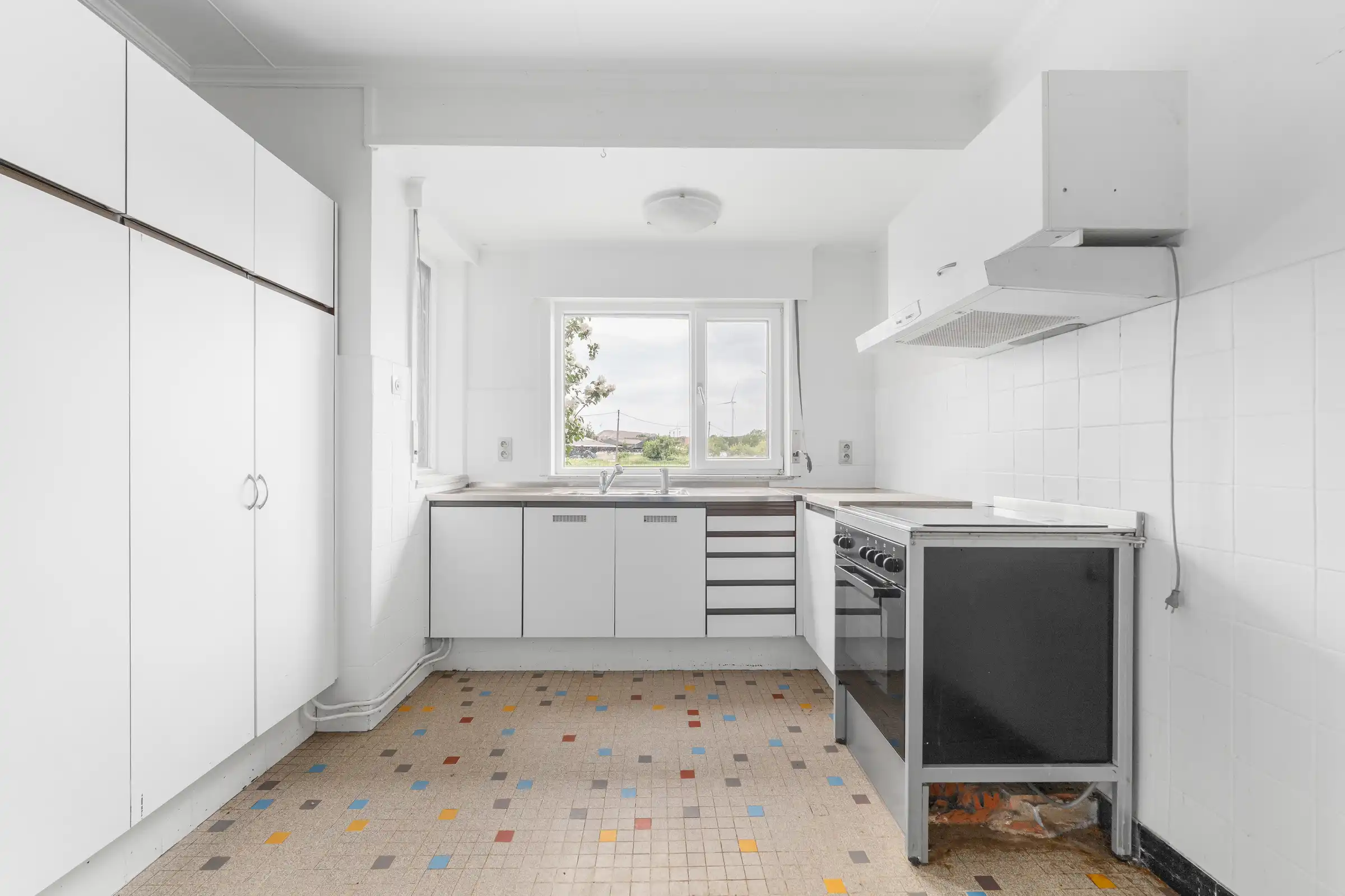 Unieke landwoning met schuur te koop op 6.810m² foto 5