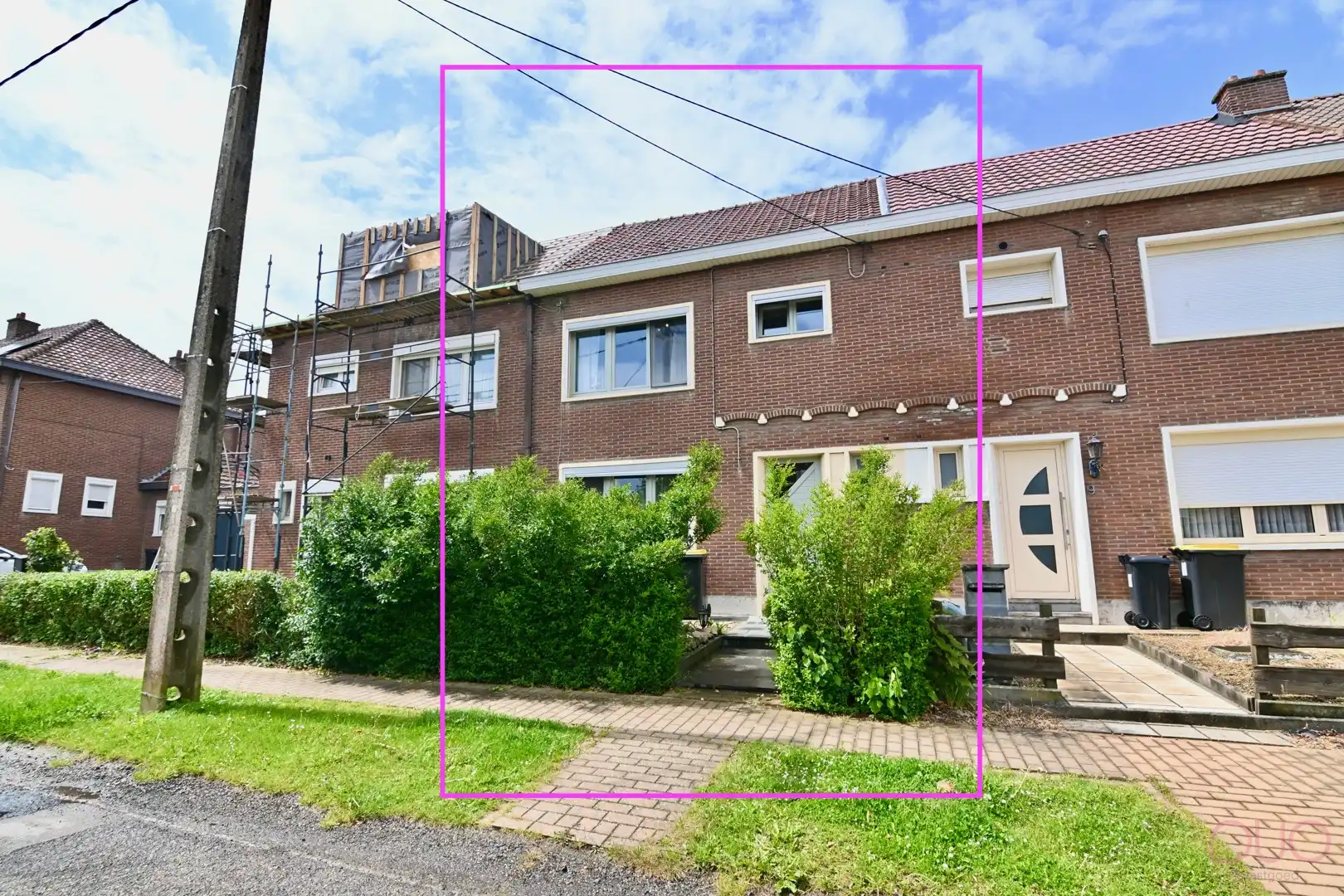 Leuke rijwoning met garage in een rustige kindvriendelijke buurt foto {{pictureIndex}}