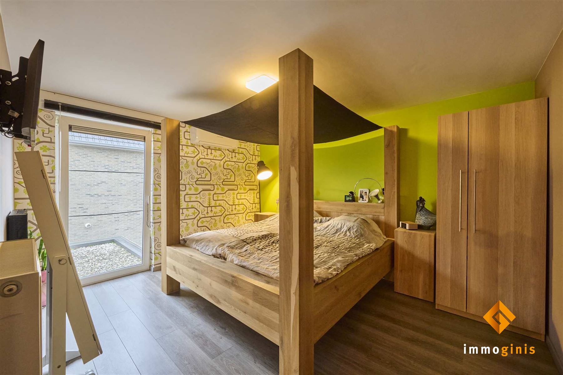 Recente, moderne woning met 3 à 4 slaapkamers en zwembad op perceel van 5a01ca, in een doodlopende straat. foto 16