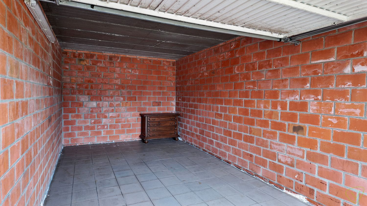 Garage te huur in de Kerkstraat te Eeklo! foto 2