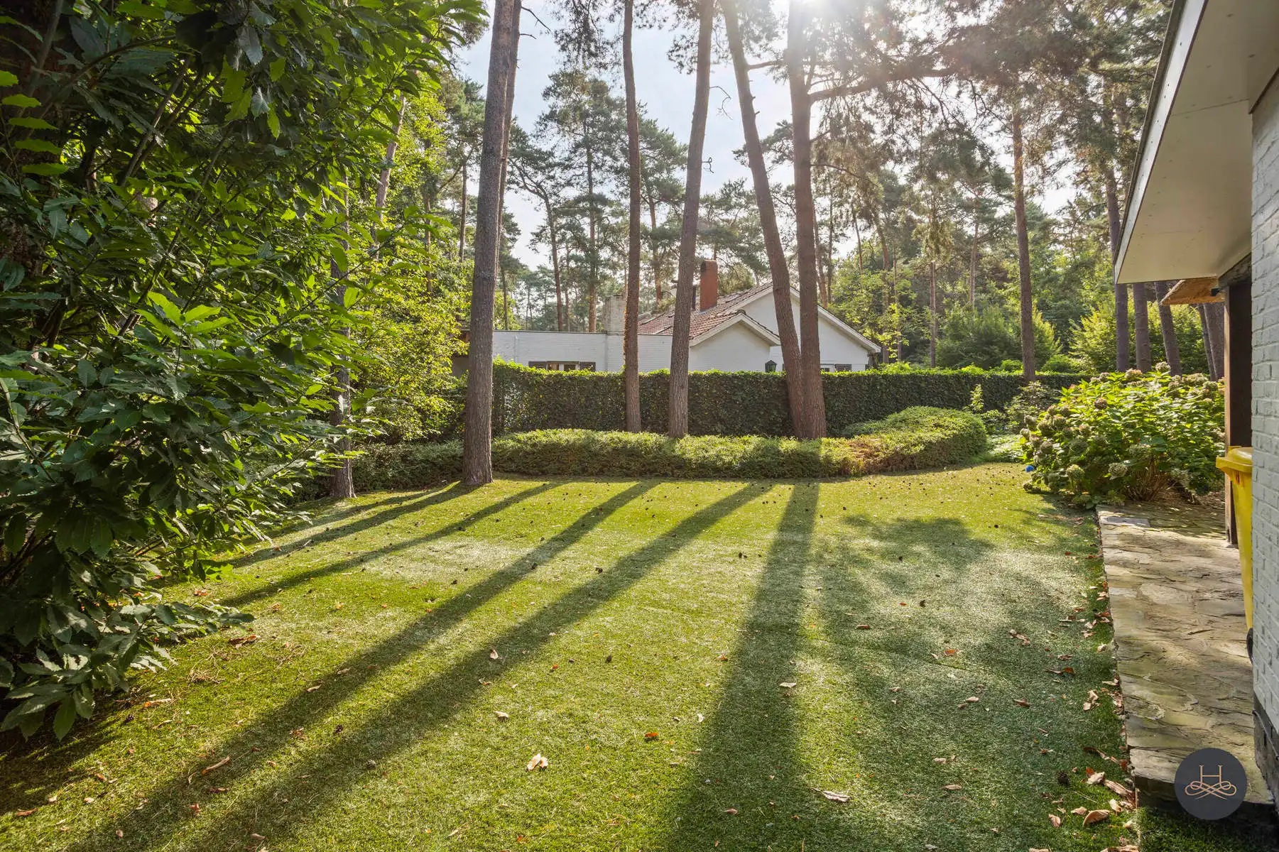 Karaktervolle villa op een zeer ruim en groen perceel foto 24