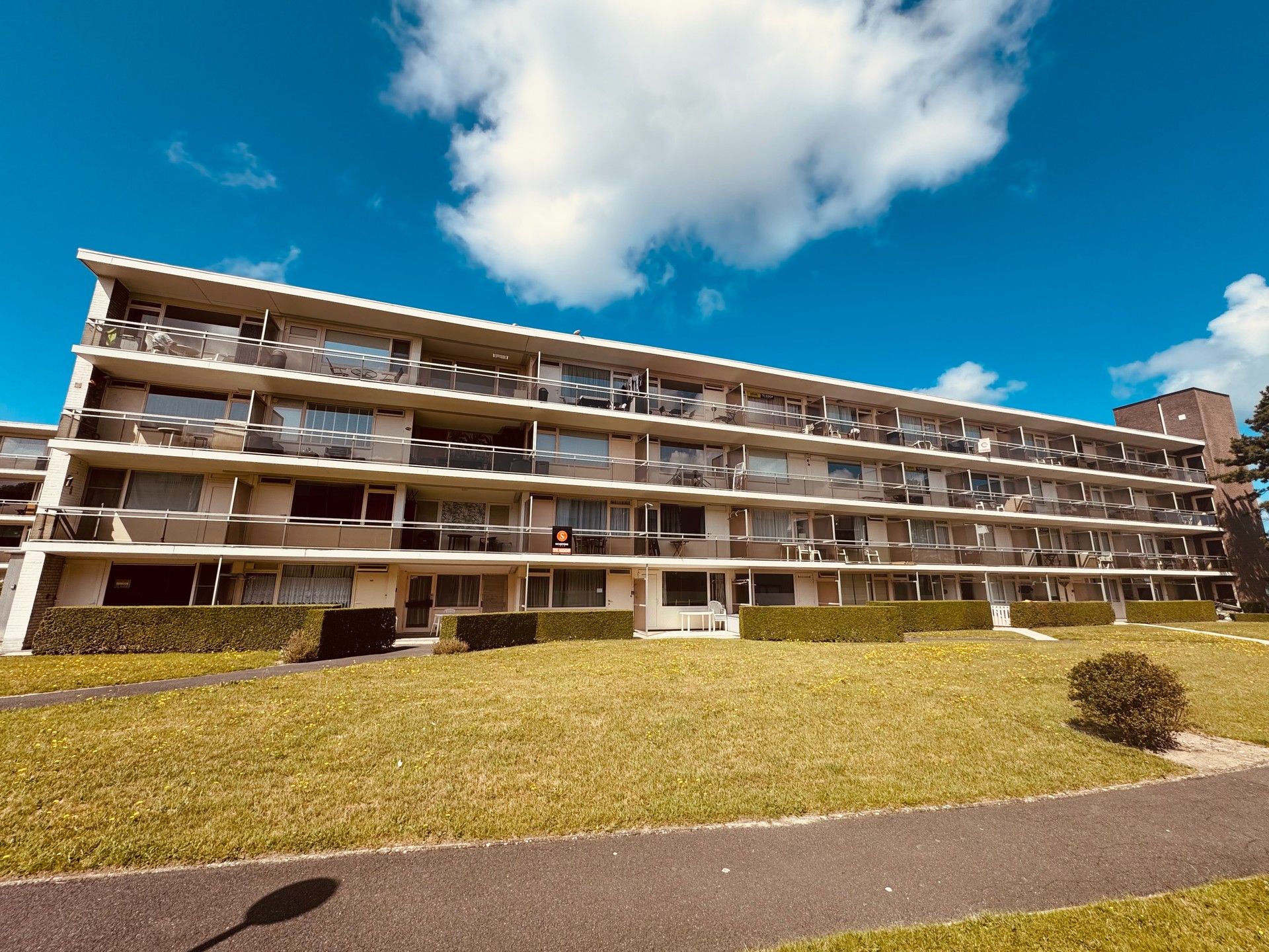 Hoofdfoto van de publicatie: Appartement te koop op lijfrente te De Haan - Vosseslag.