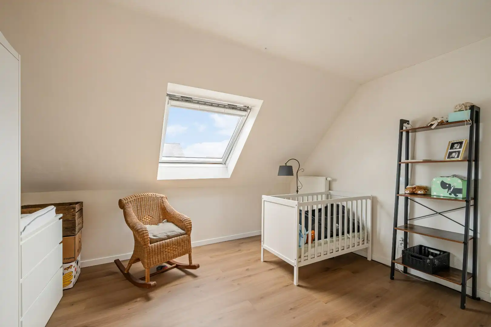 Instapklare halfopen woning met 4 slaapkamers, garage en tuin in Moorslede  foto 13