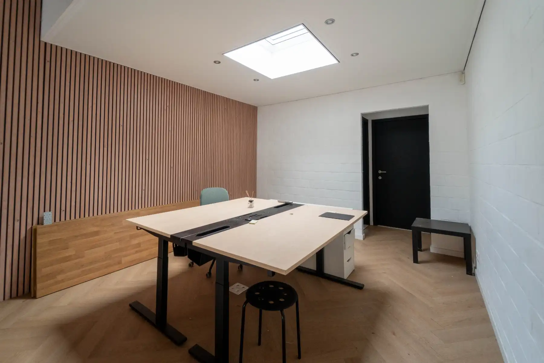 Zeer bereikbaar handelspand (119m²) met meerdere open ruimtes en tuin in Zwijnaarde foto 16