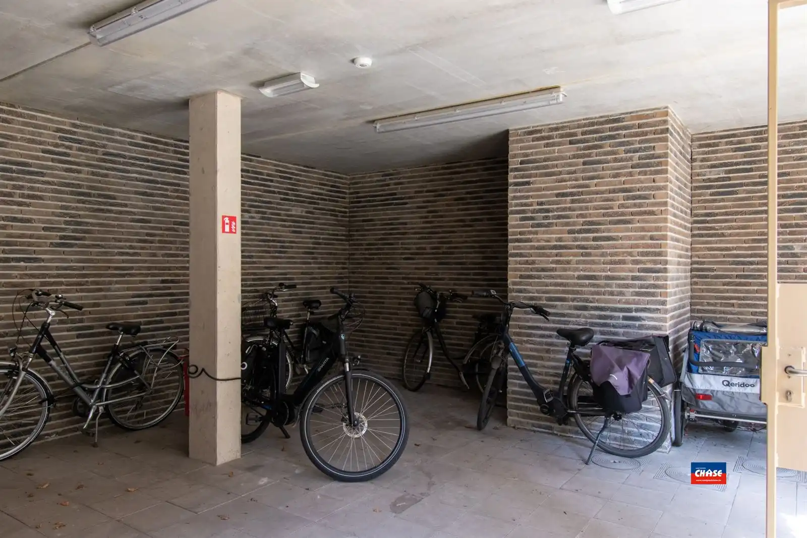 Recent gelijkvloersappartement met 2 slpks, terras en parking foto 15