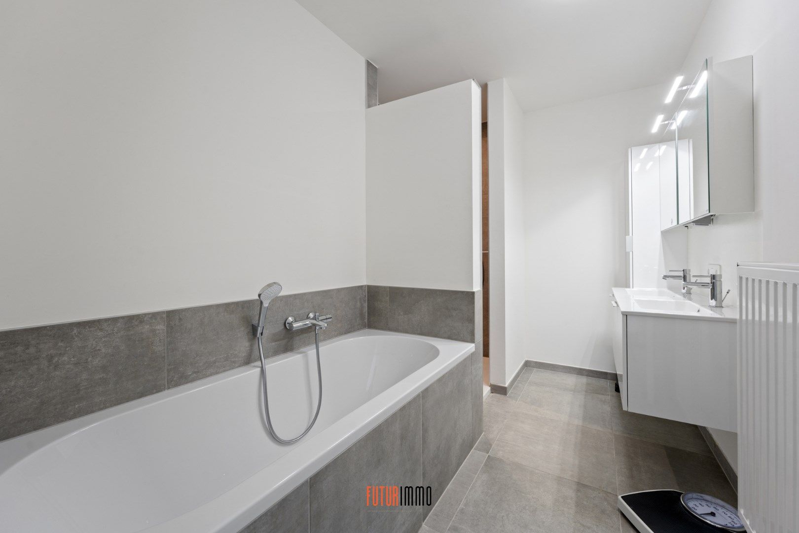 Ruime energiezuinige woning met garage foto 8
