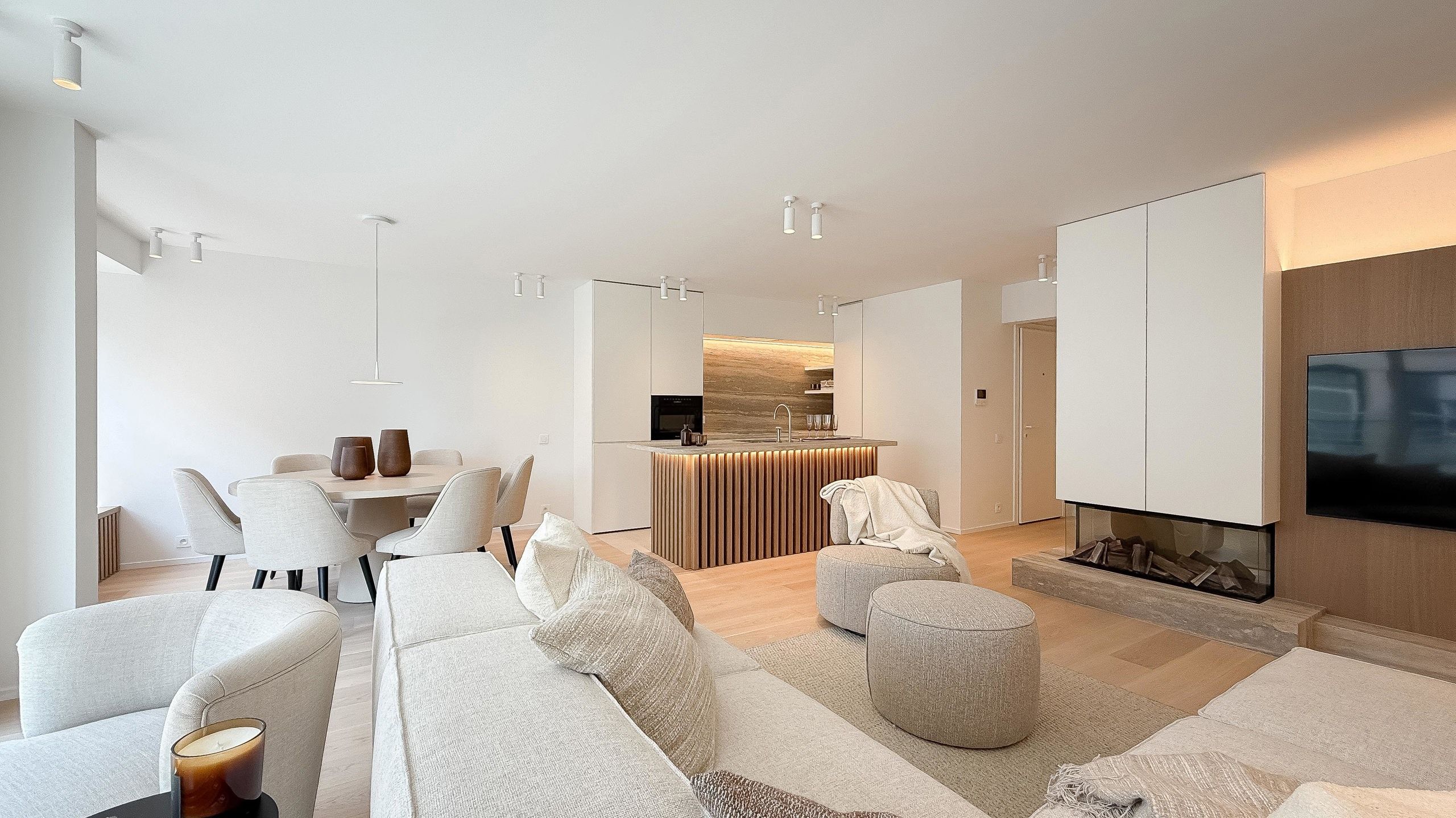 Volledig gerenoveerd appartement / Gemeubileerd / met garage foto 10