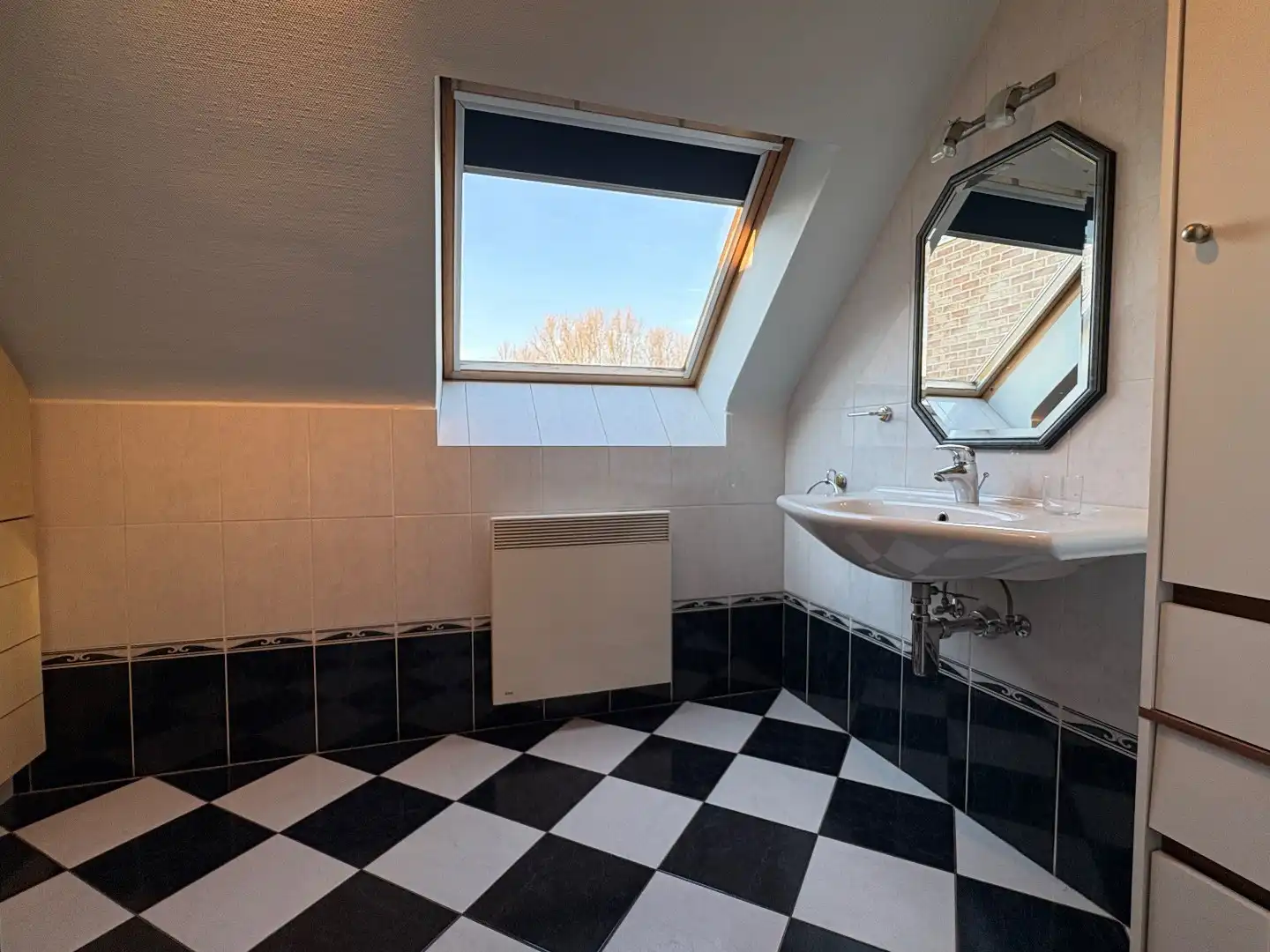 Appartement te koop op de 3de verdieping in Harelbeke. foto 13