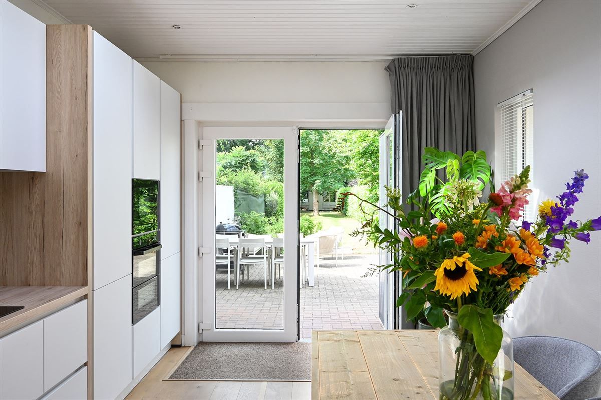 Supergezellige gerenoveerde woning met zij-ingang foto 4