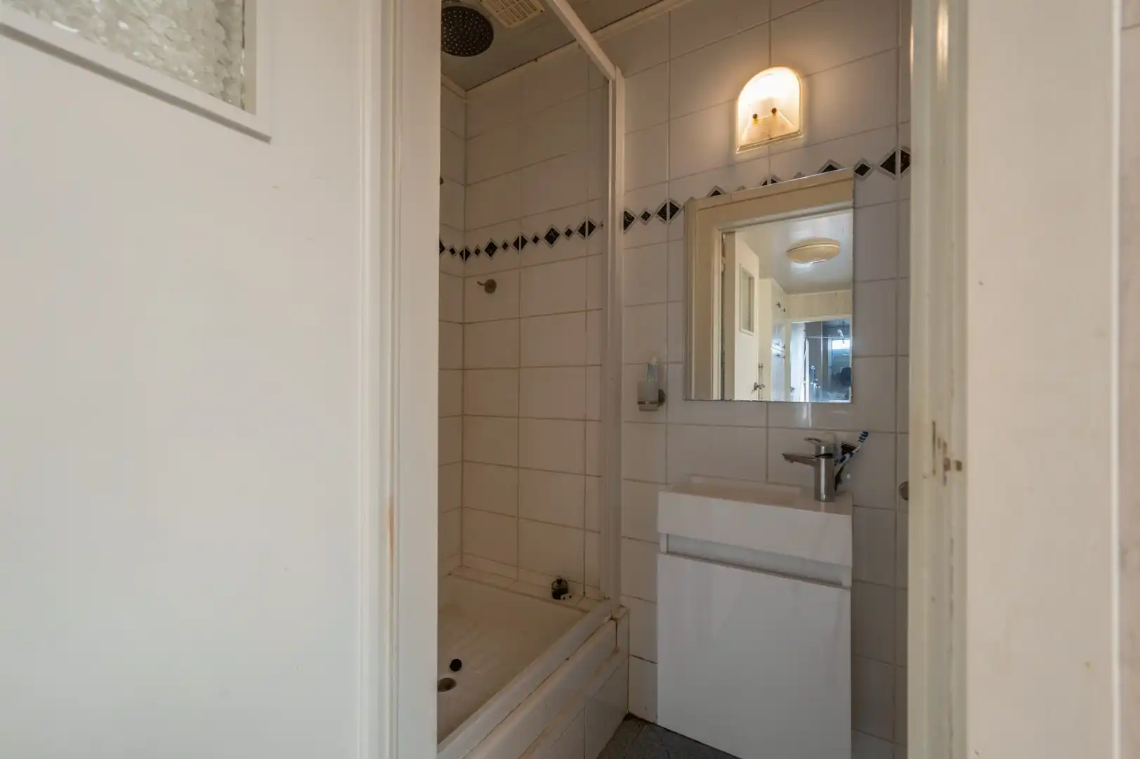Renovatiekans met tal van mogelijkheden op gegeerde ligging in Sint-Andries! foto 6