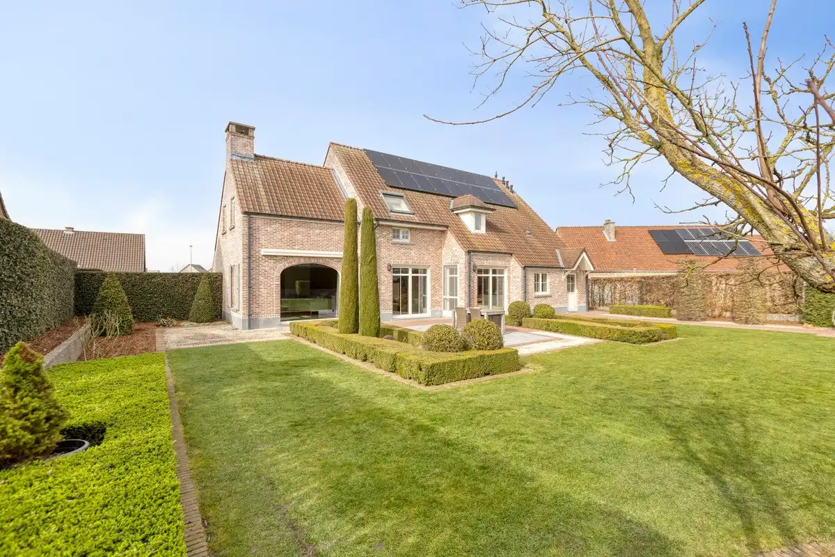 Ruime villa met prachtig aangelegde tuin in een rustige omgeving foto 26