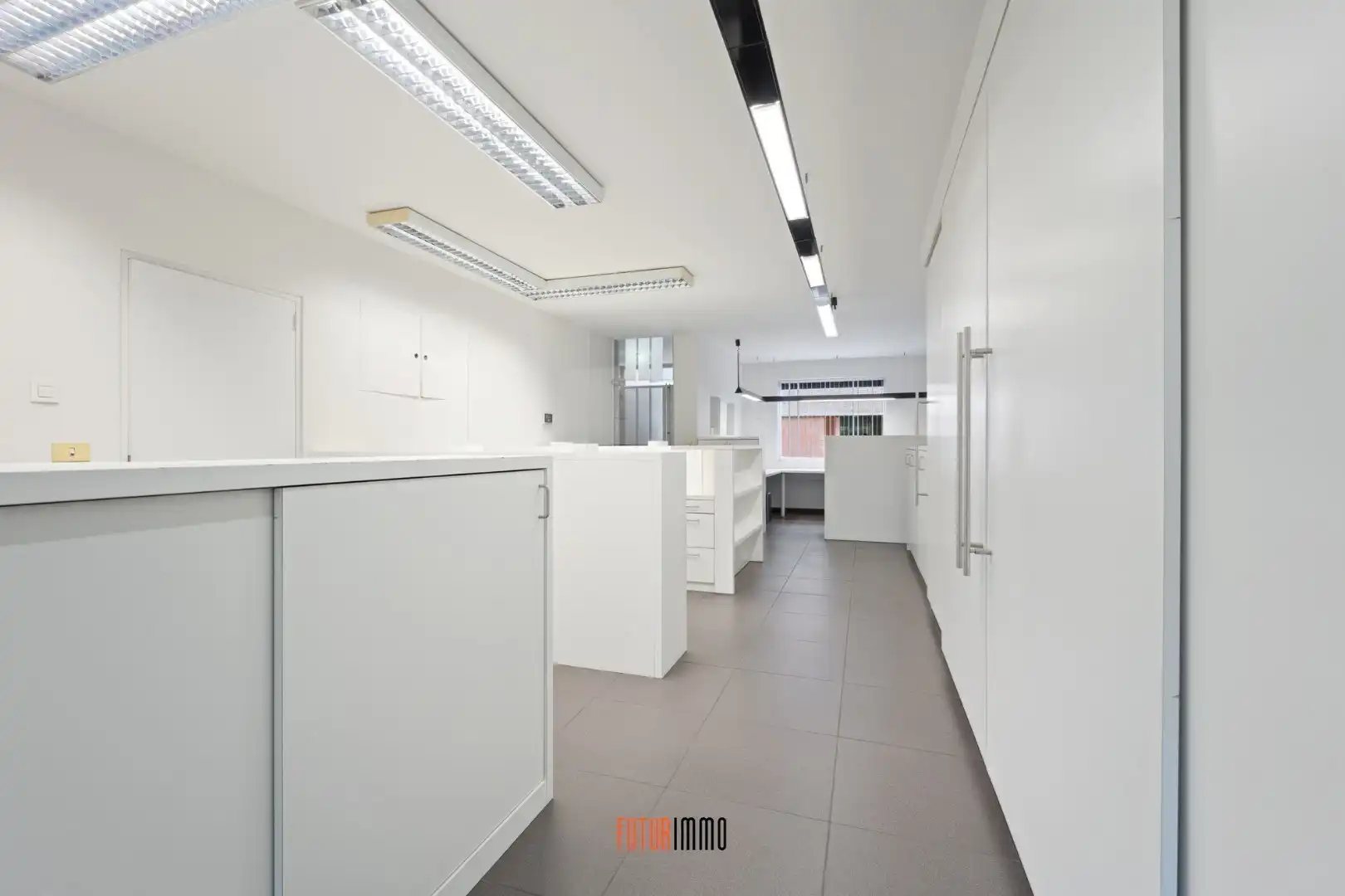 Polyvalente eigendom in hartje Rumbeke foto 3