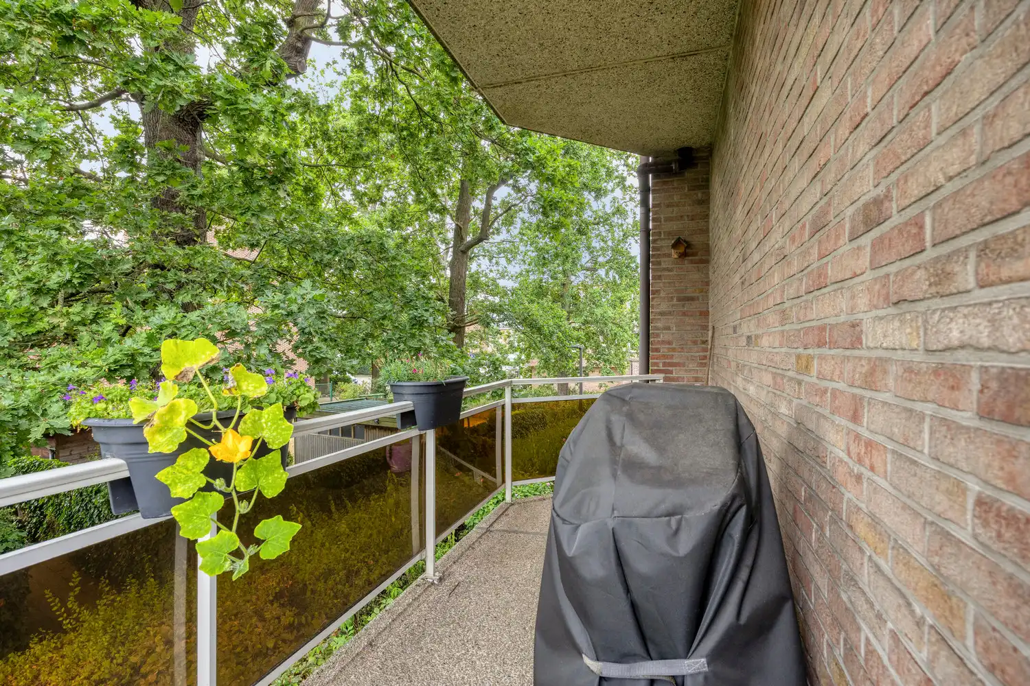 Lichtrijk en ruim 3 slaapkamer appartement met garage! foto 25