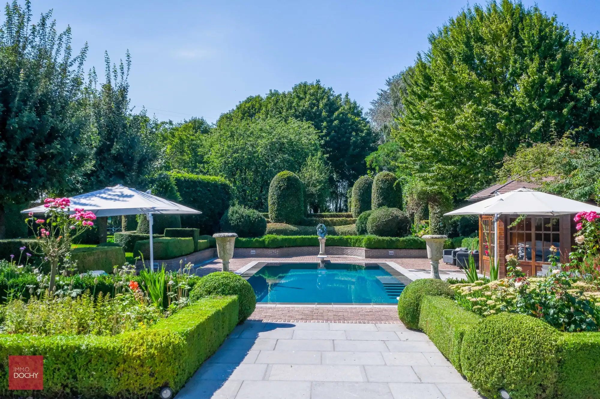 Ruim villa-landhuis met zwembad en poolhouse foto 8