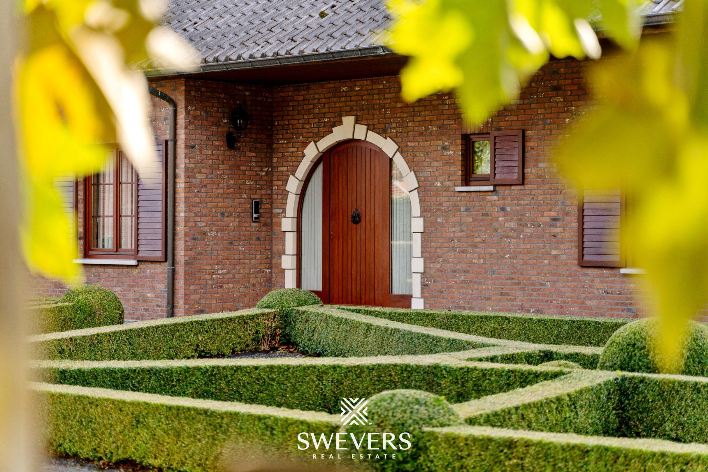 Villa met 395m² woonruimte op 48a zuidgericht perceel foto 28