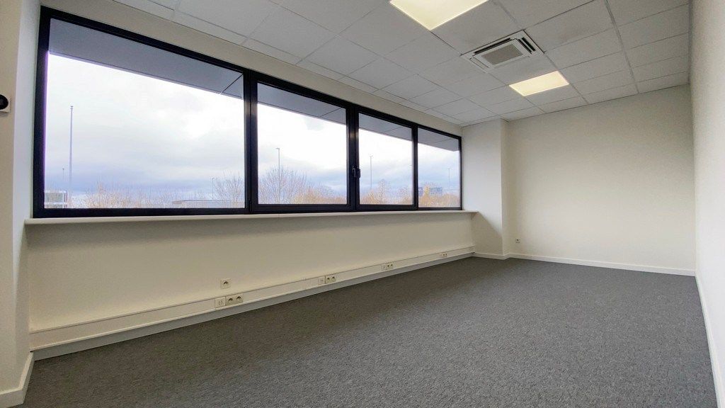 Burelen te huur vlakbij The Loop in Dionysius KMO center in Sint-Denijs-Westrem foto 5