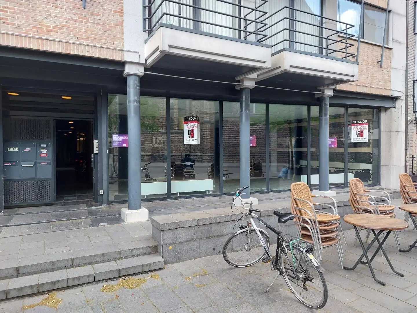 Handelspand in de gekende Kerkstraat in Neerpelt-Centrum te koop! foto 2