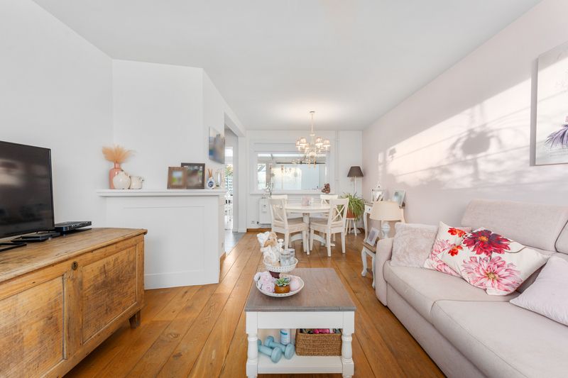 Roeselare : Charmante instapklare woning aan de stadsrand van Roeselare voorzien van 3 slpks. foto 3