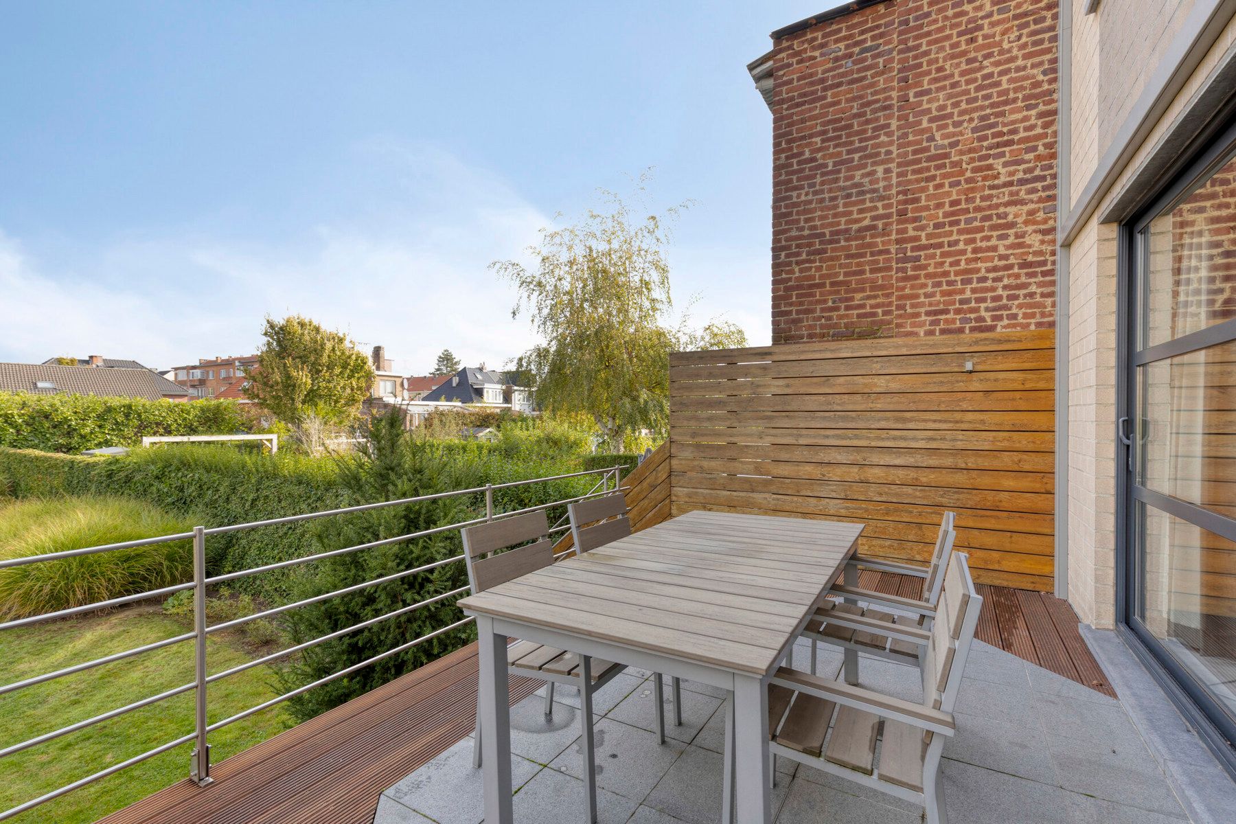 Ruime woning met 4 slaapkamers, garage en tuin foto 24