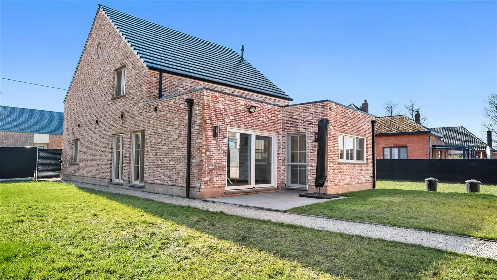 TE KOOP: Kwalitatief afgewerkte woning te Heusden-Zolder! foto 16