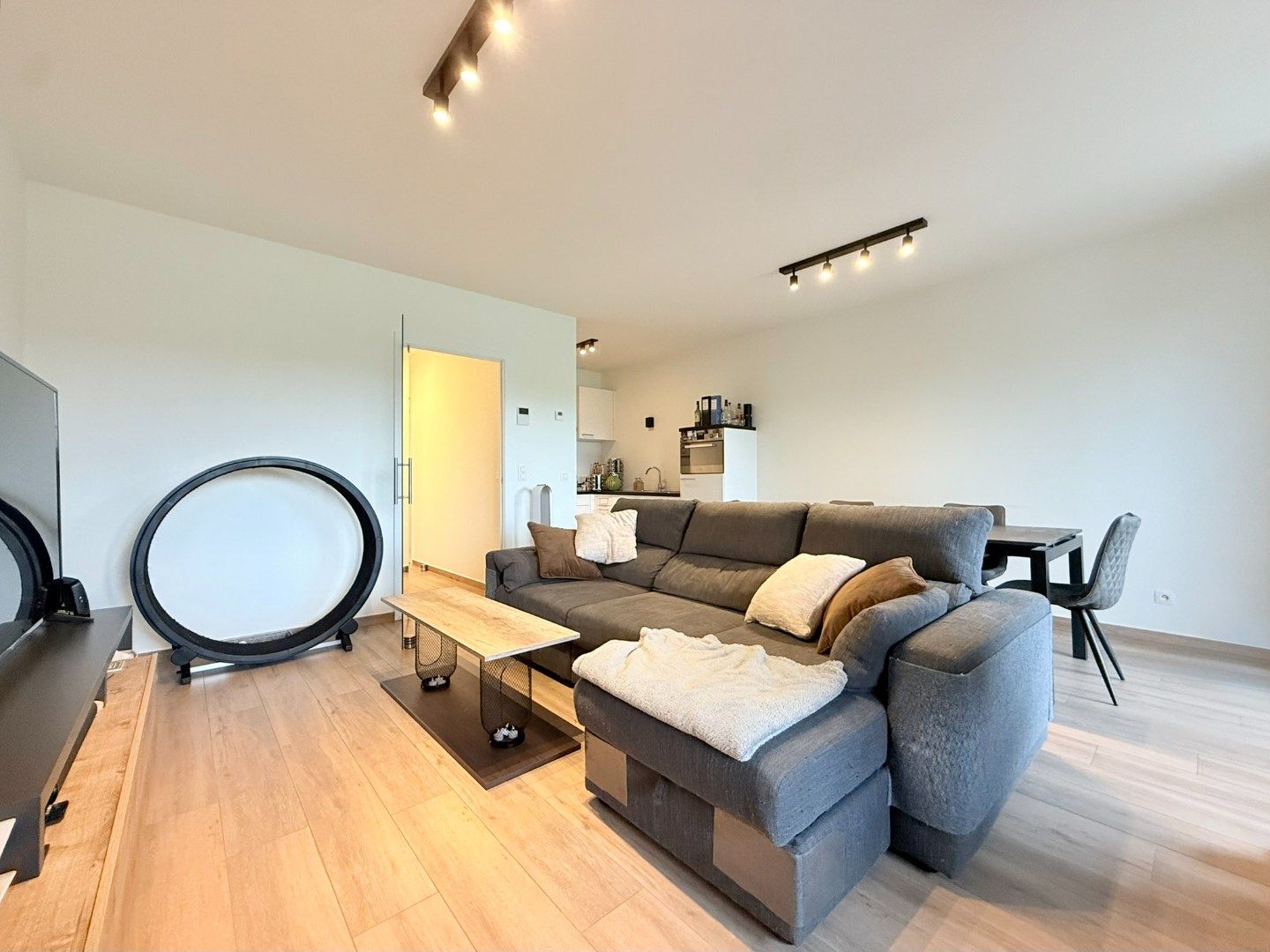 Lichtrijk modern appartement in Machelen foto 6