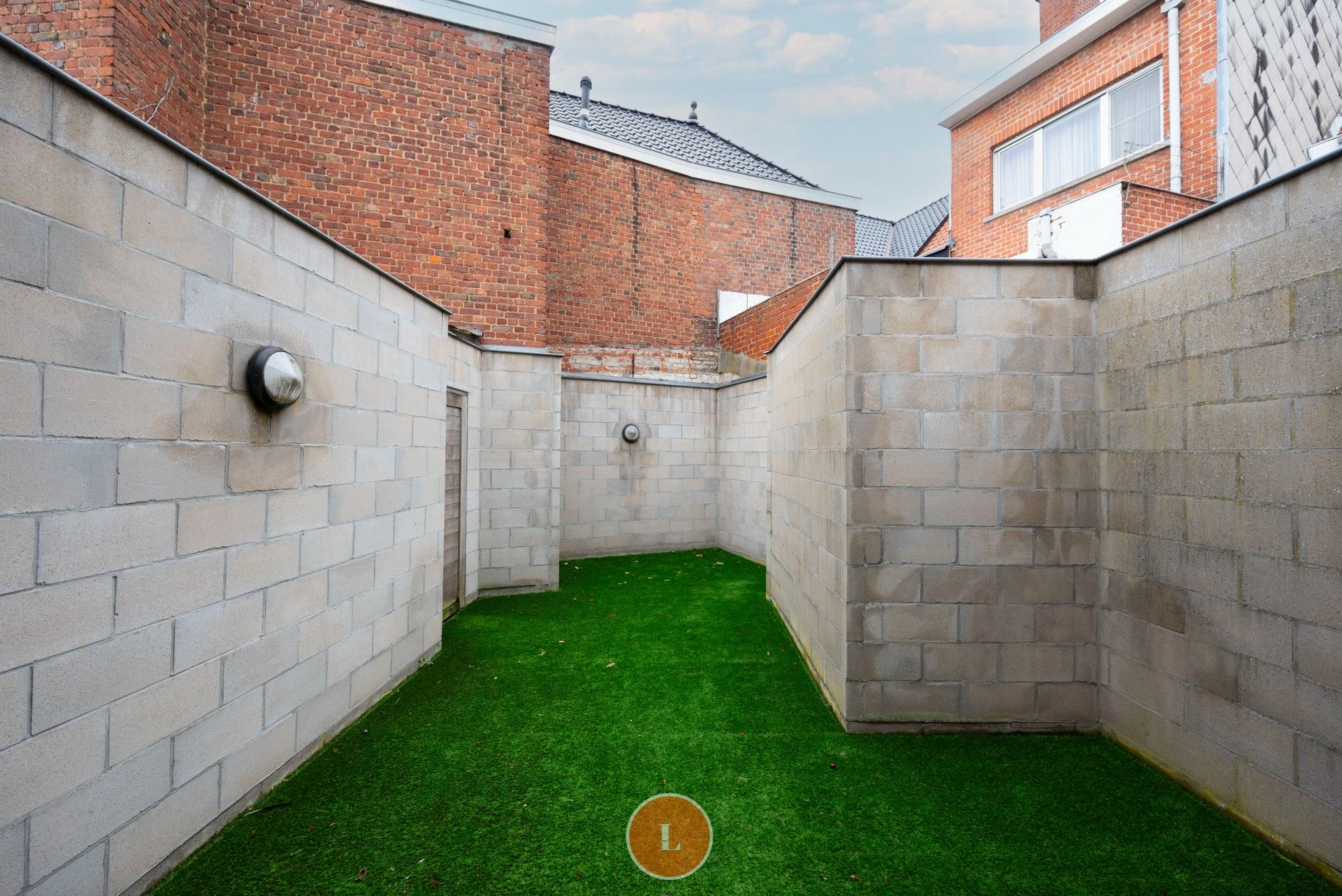 Instapklaar kantoor in hartje centrum met parking foto 8