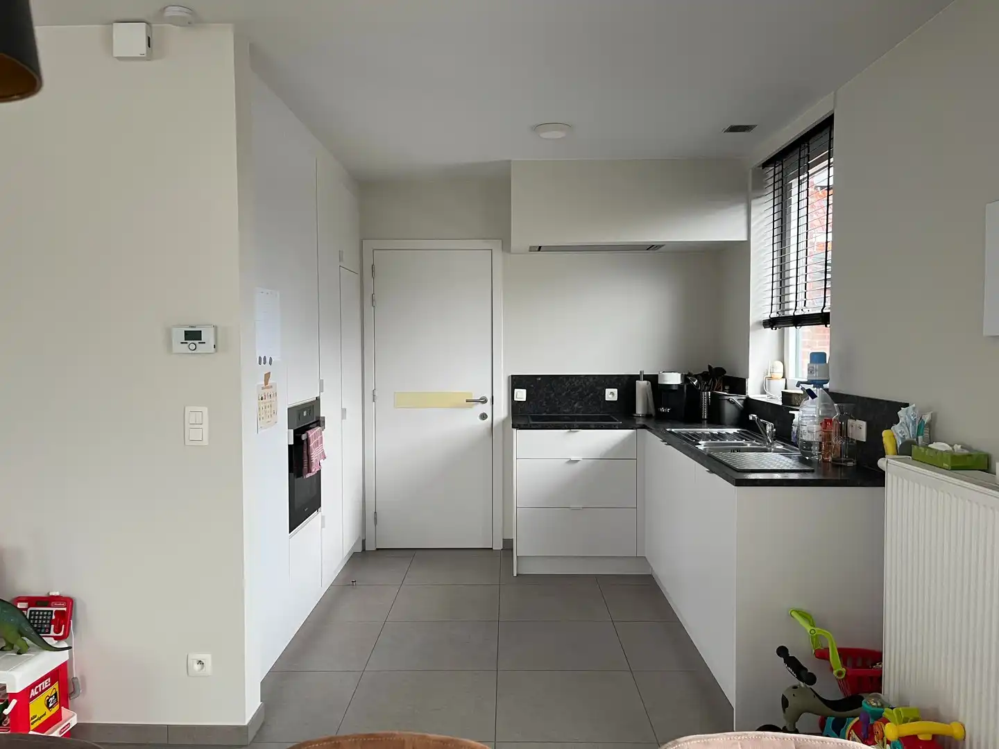 Halfopen woning met 3 slaapkamers en zonnig terras. foto 4