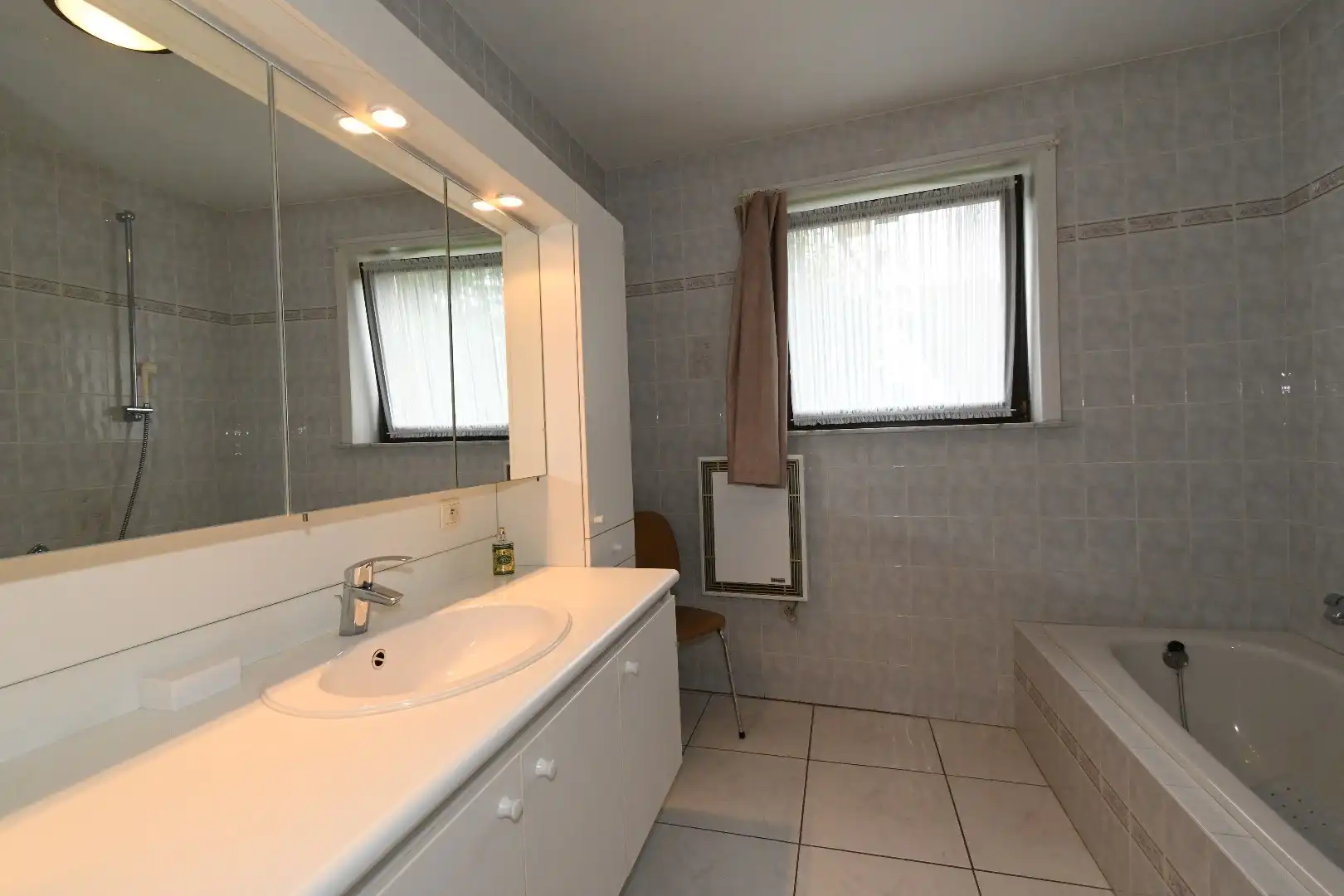 Instapklaar appartement met 2  slpk. en garage gelegen centrum Maldegem foto 19