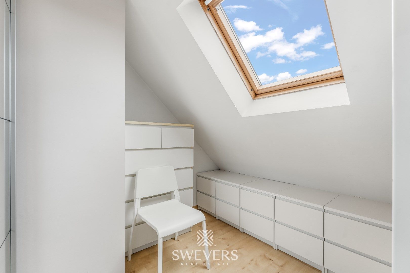 Ruim duplex appartement met 2 slaapkamers en garage foto 23