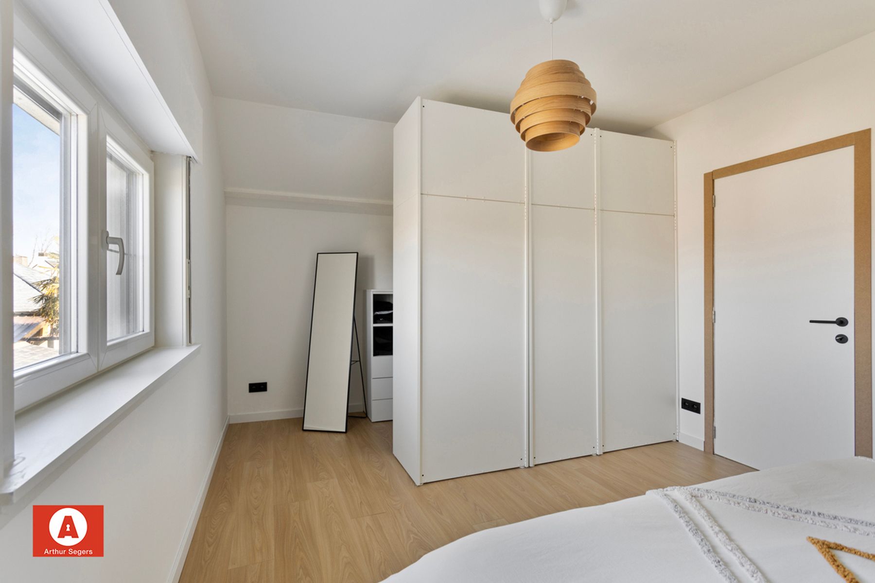 Ruime woning met 4 slaapkamers in doodlopende straat foto 17