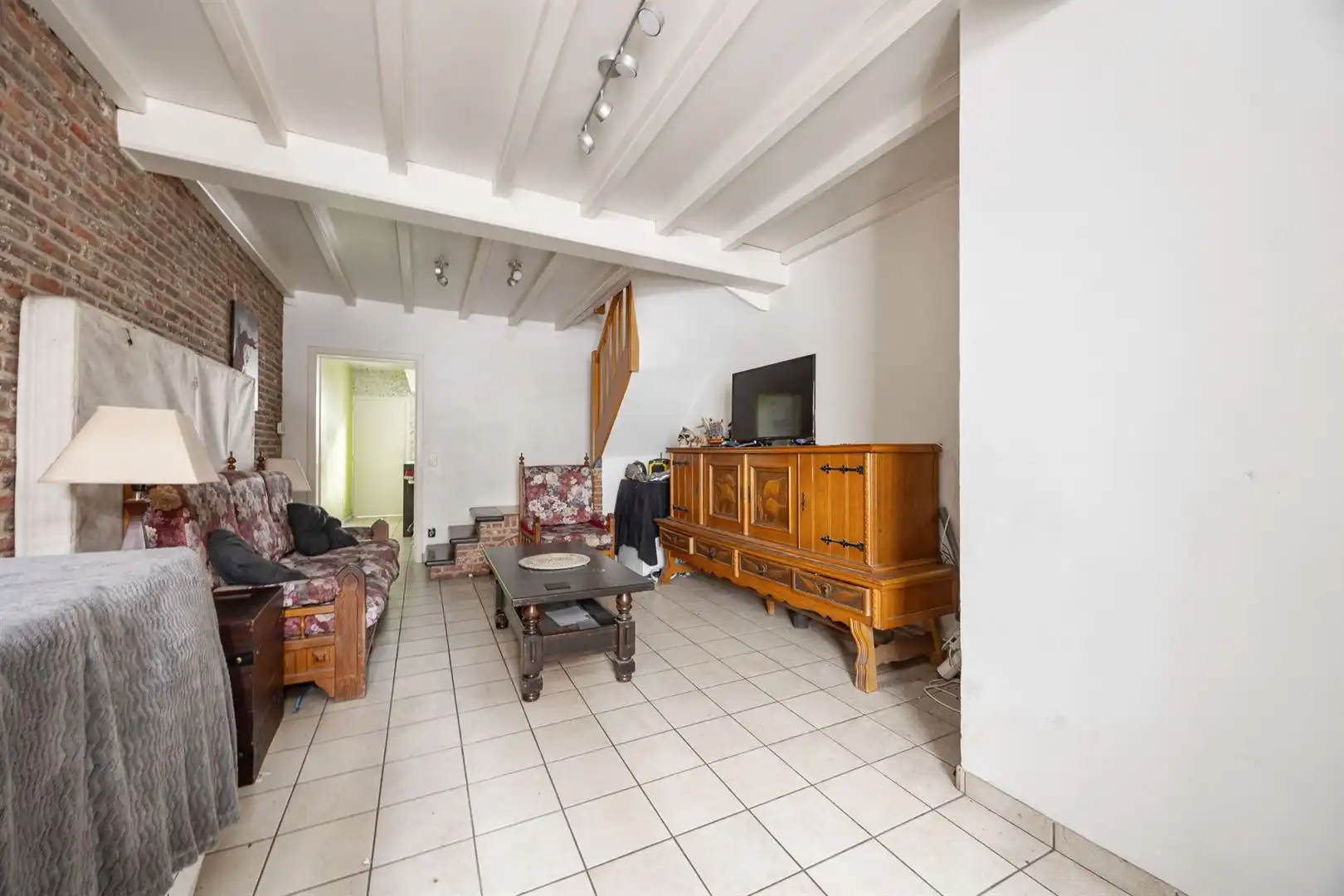 Prachtige rijwoning met veel potentieel! foto 3