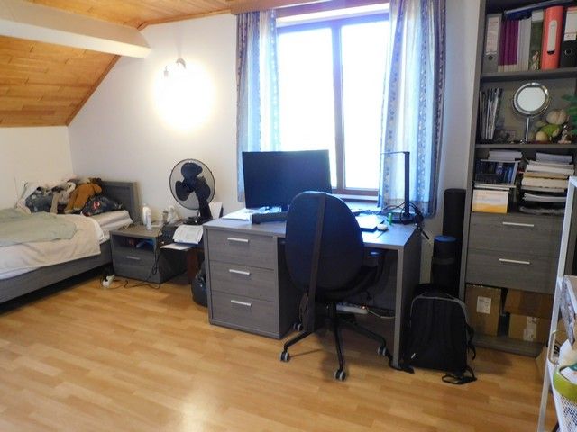 Ruime gezinswoning met 3 slaapkamers en garage foto 12