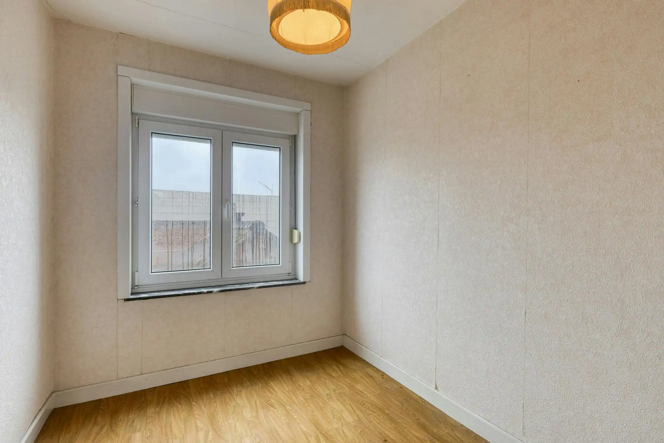 Te renoveren huis met 3 kamers te koop in Ooigem foto 12