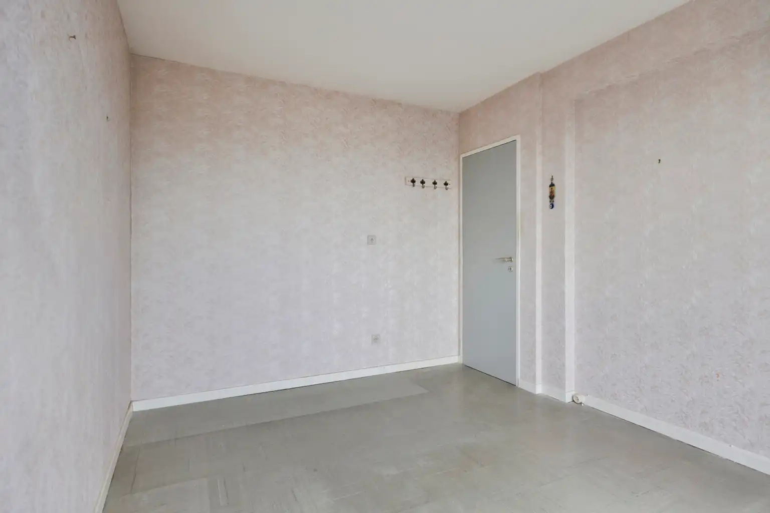 Op te frissen 1-slaapkamerappartement foto 7