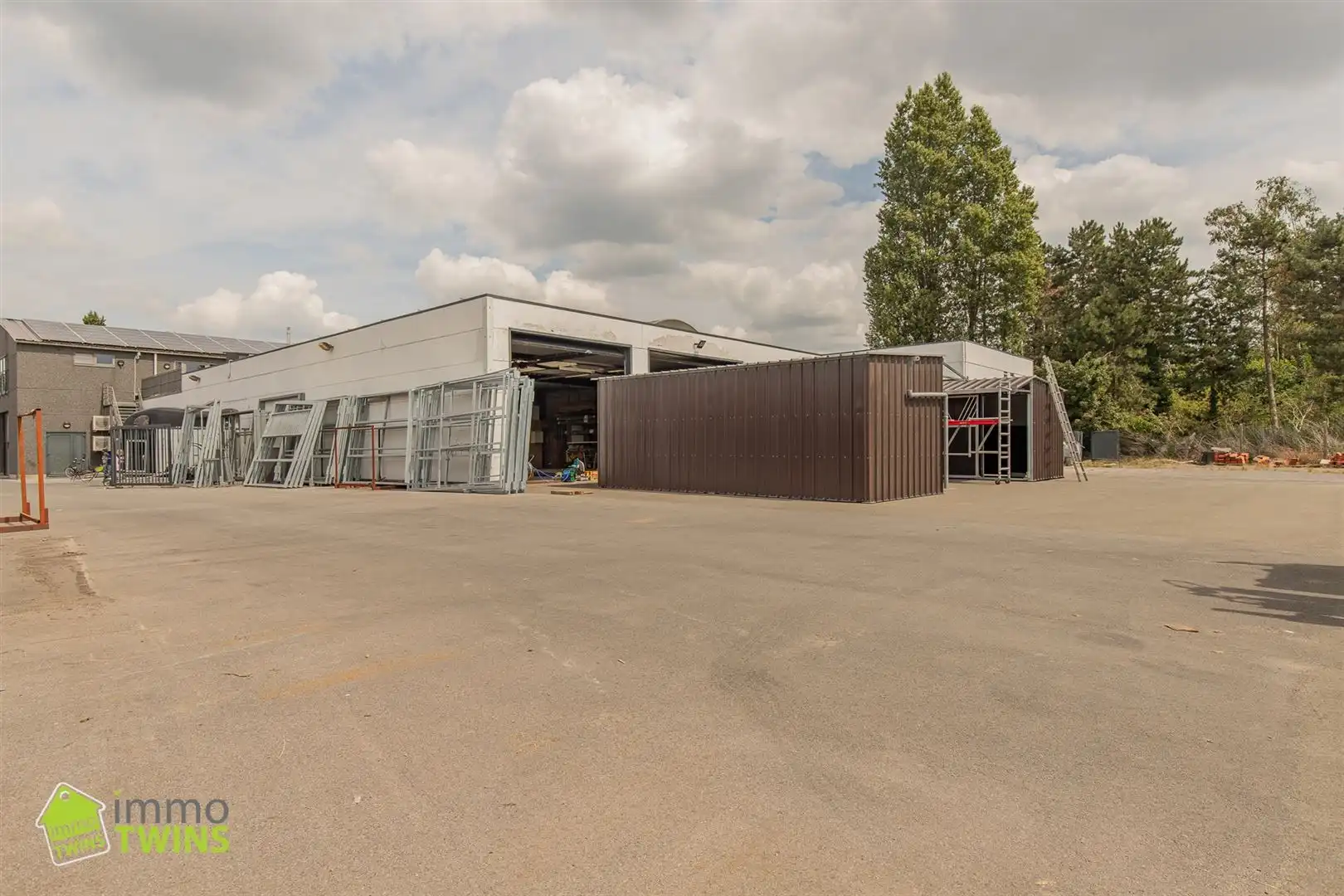 Magazijn + buitenruimte op toplocatie (splitsing mogelijk) foto 2