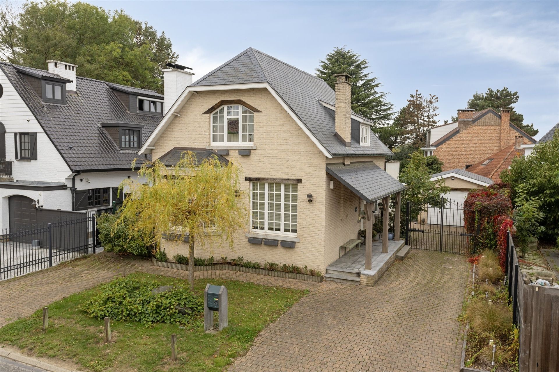 Hoofdfoto van de publicatie: Prachtige woning in het hartje van Wemmel
