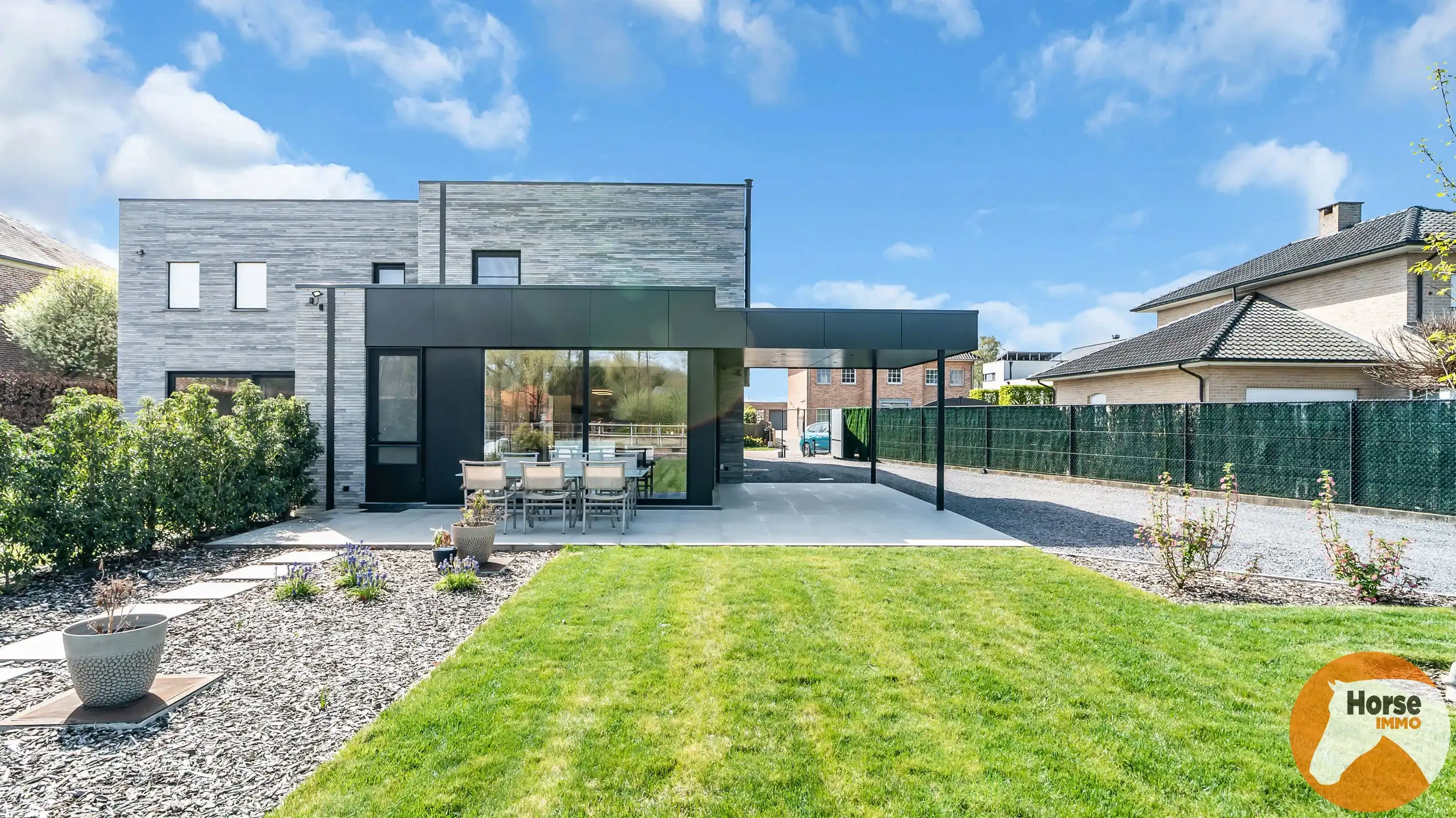 LAAKDAL-Moderne BEN-woning met paardenfaciliteit op 24,5are foto 18