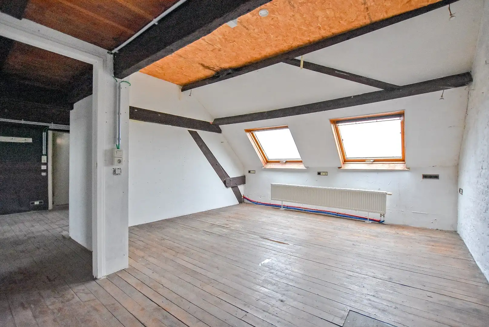 Zeer ruime te renoveren woning centrum Veurne! foto 16