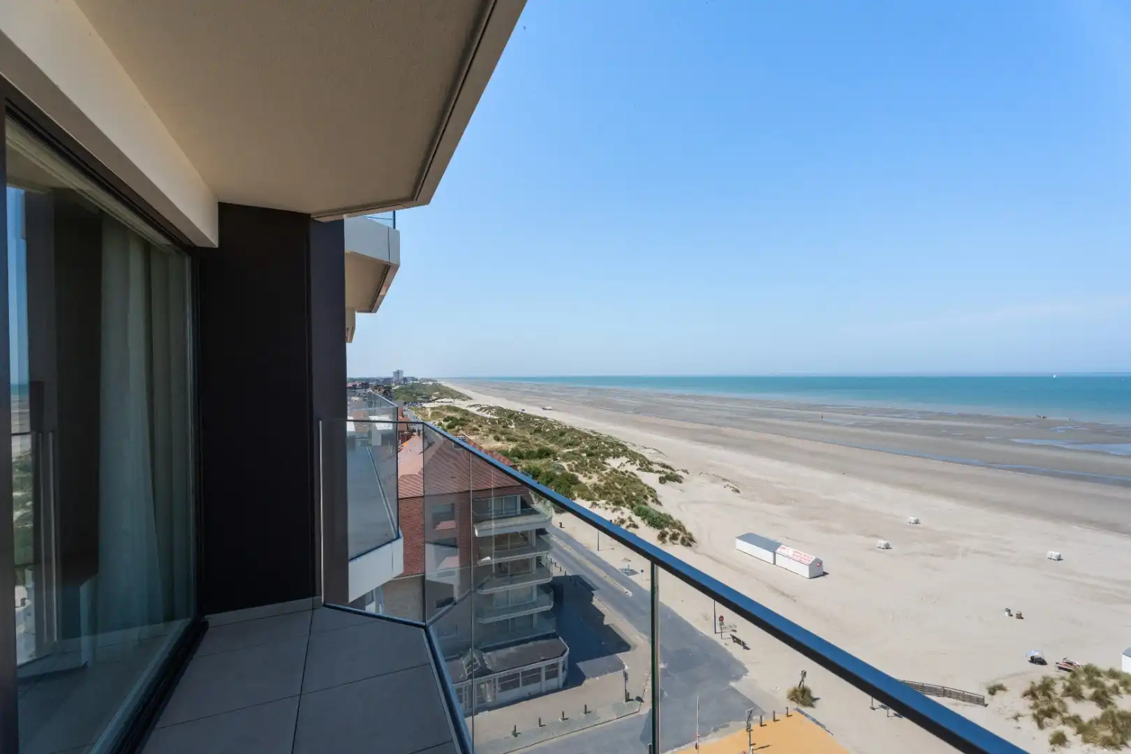 Luxueus gerenoveerd appartement met frontaal zeezicht te Nieuwpoort foto 5