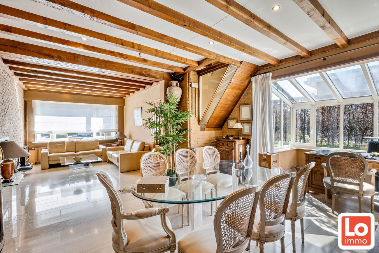 Prachtige eigendom op 1774m² met ruime garage/magazijn en 5 slaapkamers foto 8