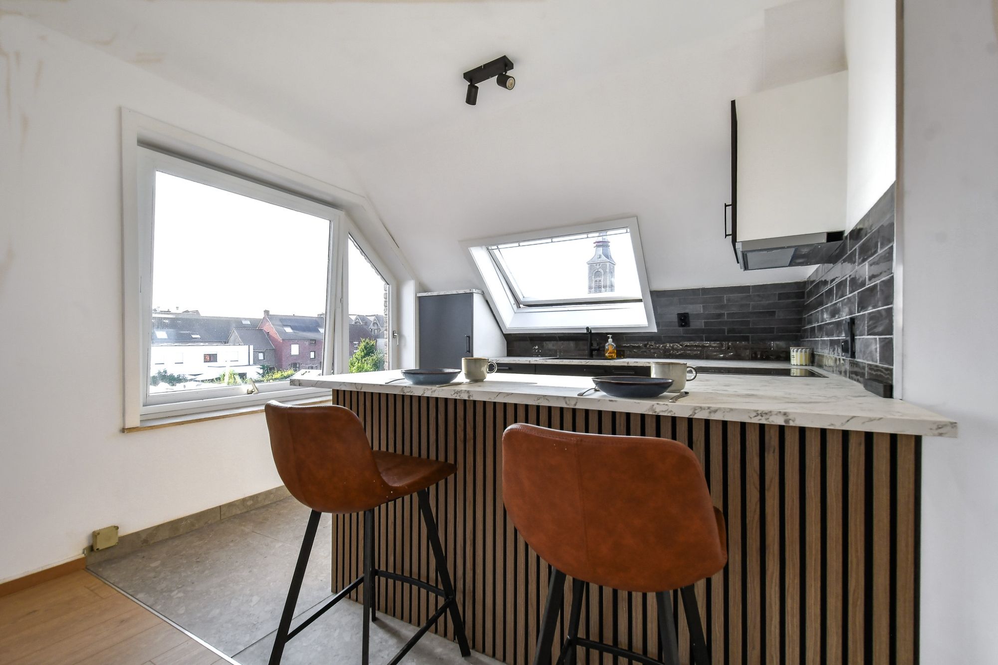 Centraal gelegen één-slaapkamerappartement met garage foto 8