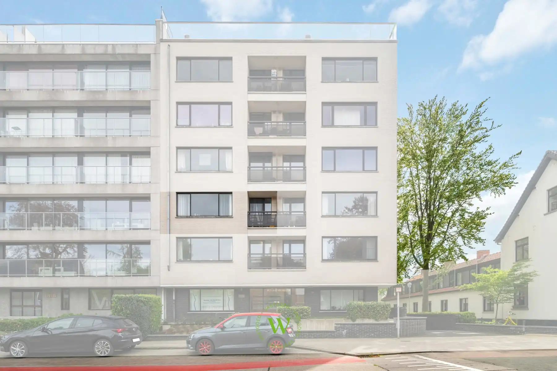 Ruim 3 slpk appartement Sint-Andries met garage foto 24