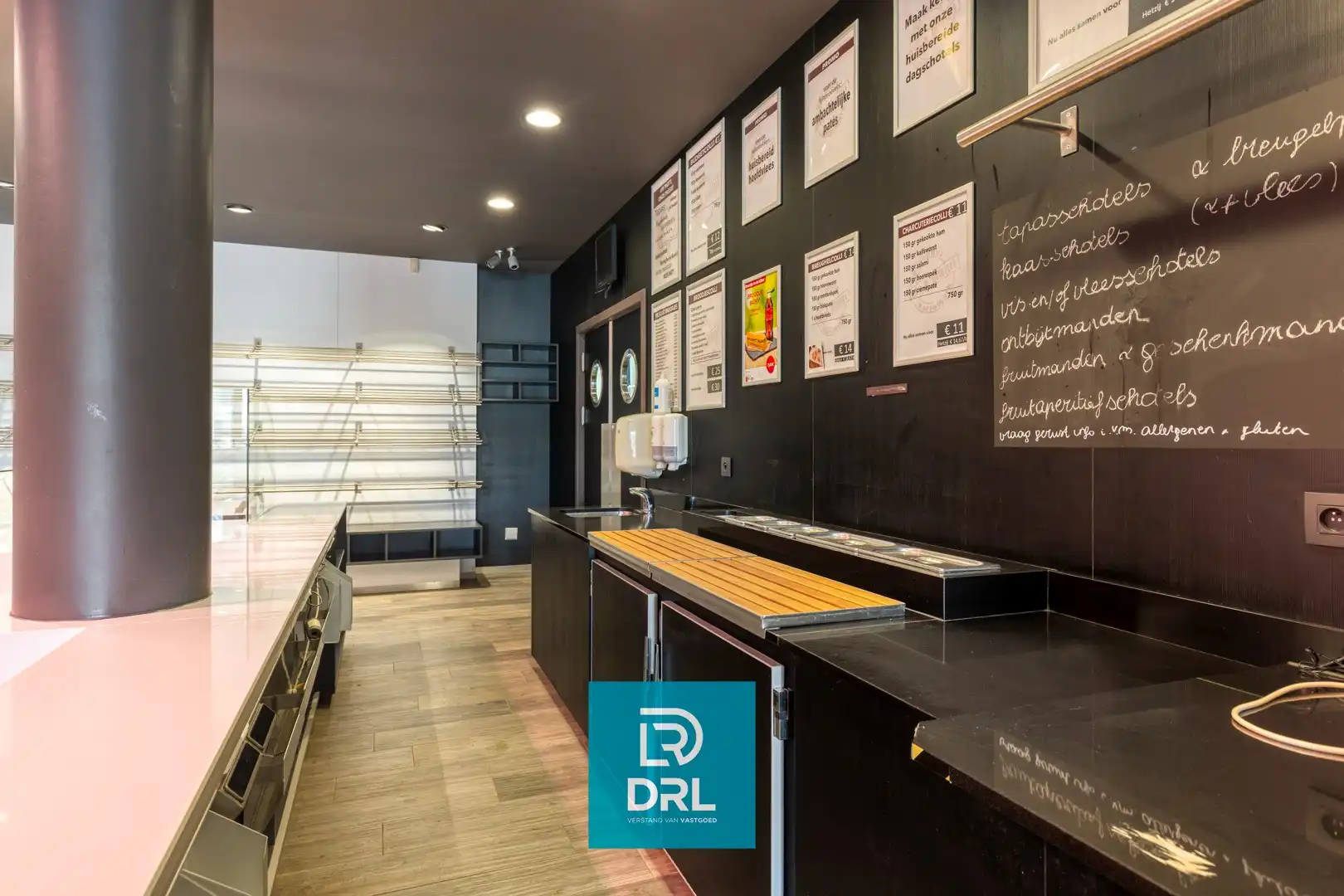 COMMERCIEEL PAND met LOODS te KORTEMARK foto 13