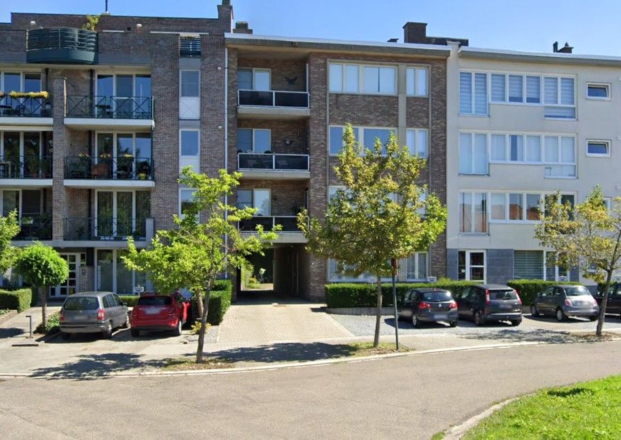 BOVENGRONDSE GARAGE (NR.2) foto {{pictureIndex}}