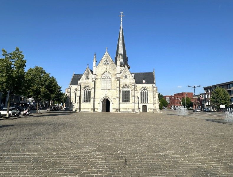 Laatste luxe nieuwbouwappartement van 134m²  in hartje Beveren foto 2