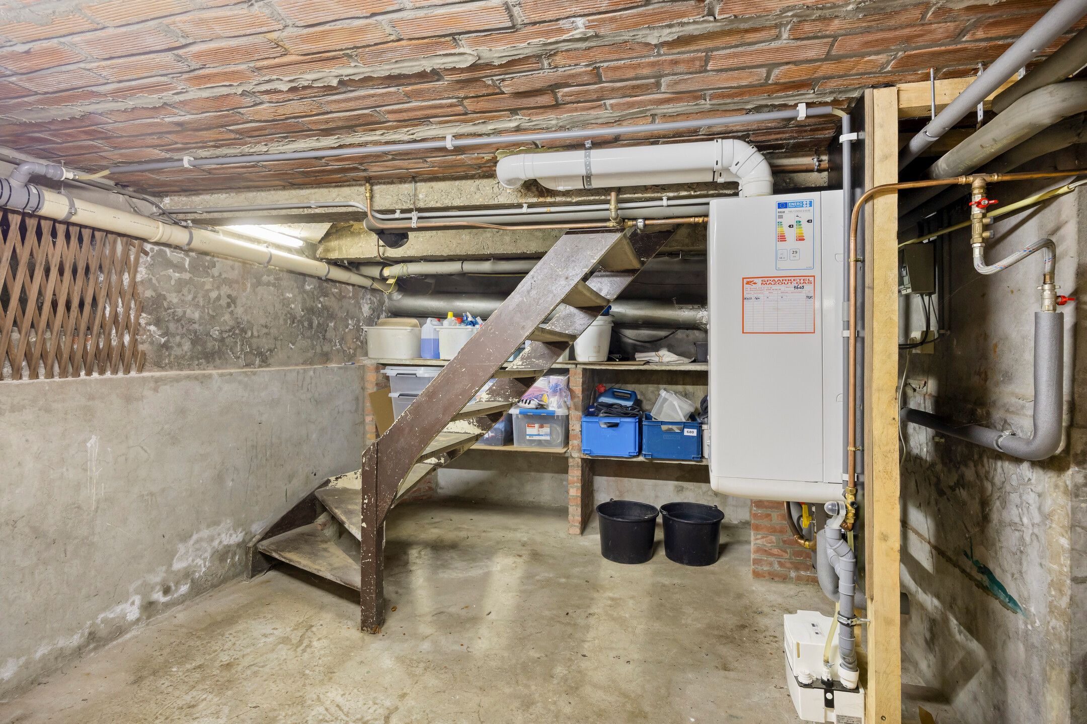 Ruime rijwoning op uitstekende locatie  foto 24