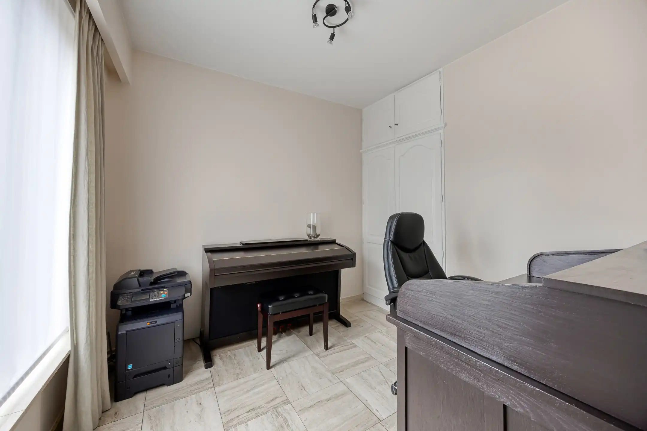 Karaktervolle en ruime vrijstaande woning met prachtige tuin foto 8