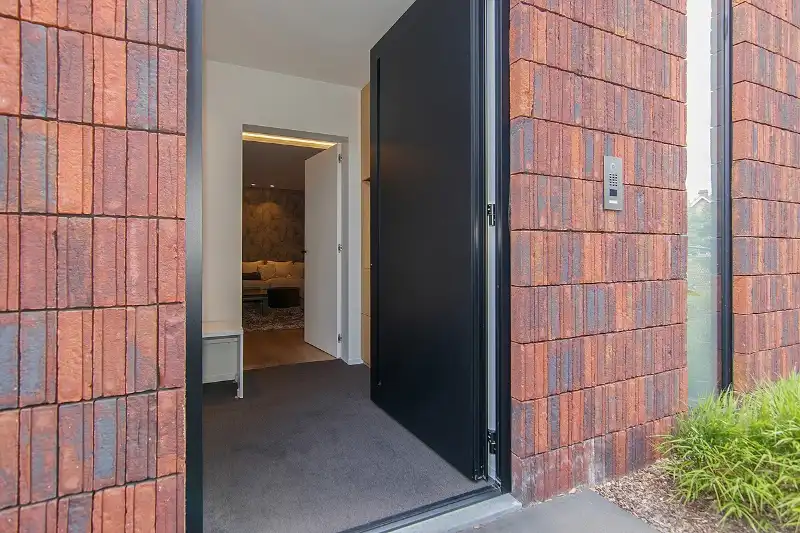 High-end, totaal gerenoveerde, ruime en energiezuinige woning met doordachte indeling op een TOP-locatie in Hasselt foto 2